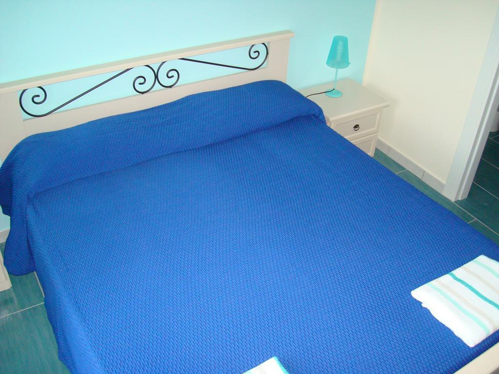 Guest House Mare E Luna Fiumefreddo Bruzio Room photo